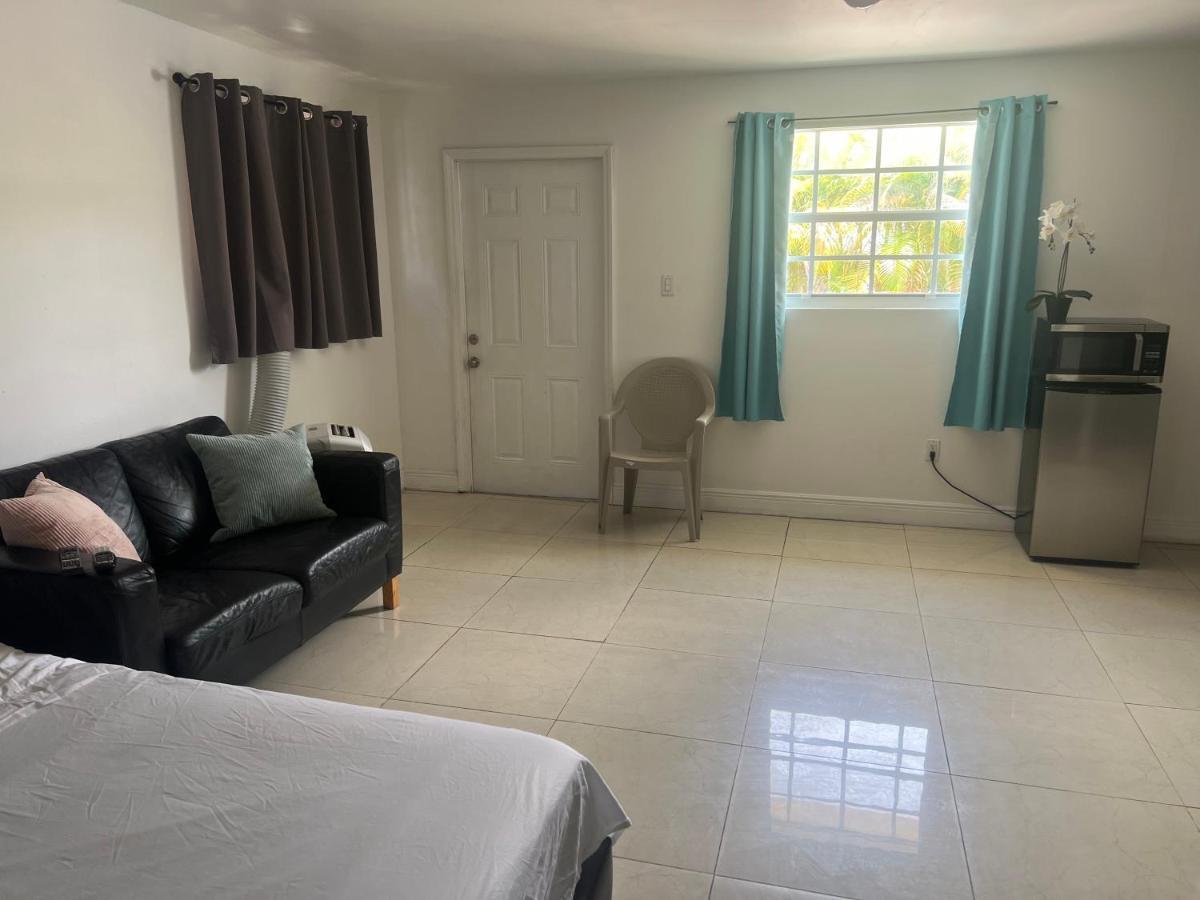 Miami Haven By Airport Villa Exterior photo