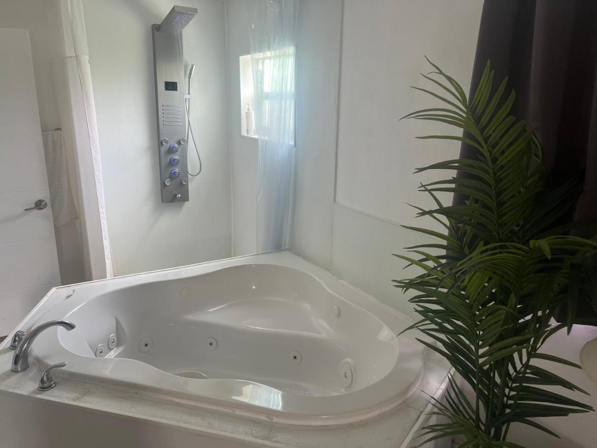 Miami Haven By Airport Villa Exterior photo
